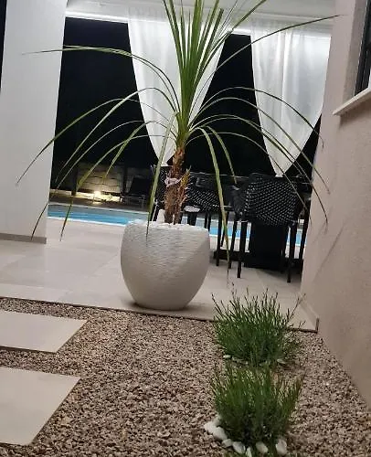 Villa La Vie Garica