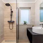 Vila La Vie Garica