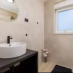 Vila La Vie Garica