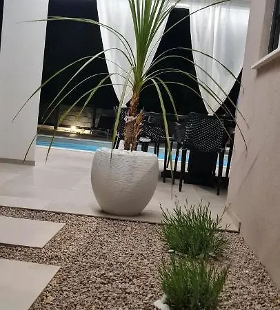 Villa La Vie Garica