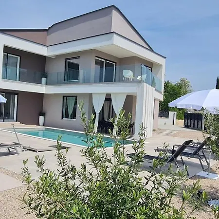 Villa La Vie Garica